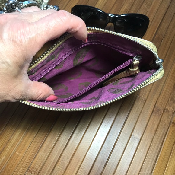 Vintage Rare Juicy Couture Gold Leather Wristlet - Picture 4 of 4